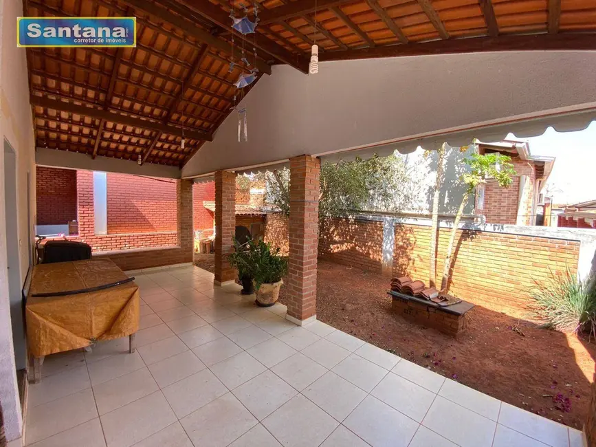 Casa de Condomínio com 2 quartos à venda, 175m2 em Caldas Novas - GO - imagem 3 Foto 3 de Casa de Condomínio com 2 quartos à venda, 175m2 em Caldas Novas - GO