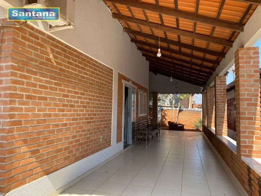 Casa de Condomínio com 2 quartos à venda, 175m2 em Caldas Novas - GO - imagem 2 Foto 2 de Casa de Condomínio com 2 quartos à venda, 175m2 em Caldas Novas - GO