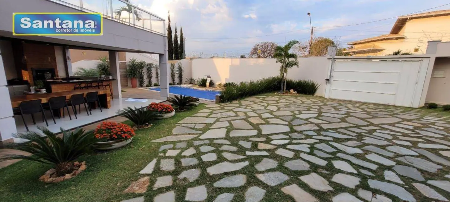 Casa com 5 quartos à venda, 317m2 em Caldas Novas - GO - imagem 3 Foto 3 de Casa com 5 quartos à venda, 317m2 em Caldas Novas - GO