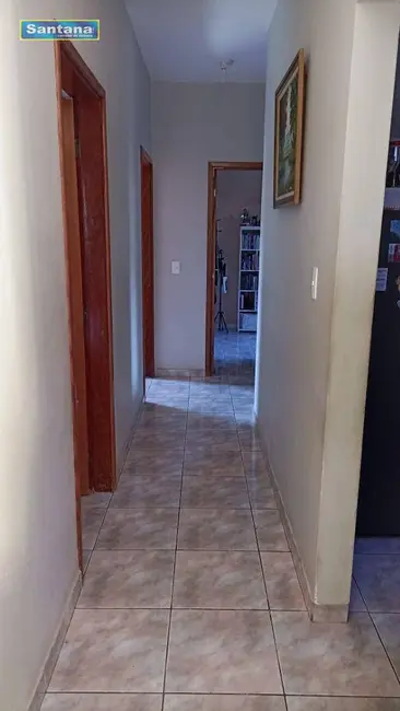 Casa com 3 quartos à venda, 360m2 em Caldas Novas - GO - imagem 8 Foto 8 de Casa com 3 quartos à venda, 360m2 em Caldas Novas - GO