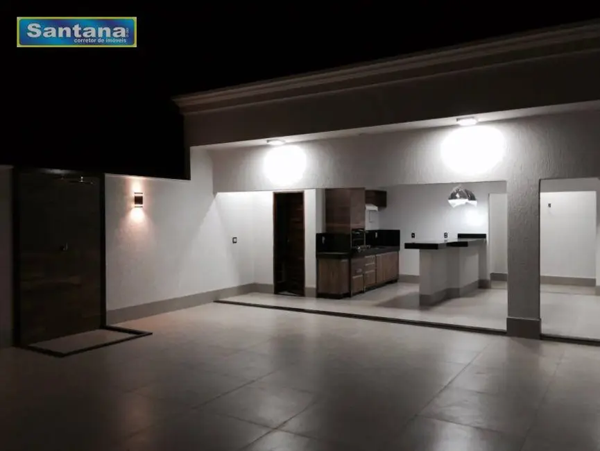 Casa com 3 quartos à venda, 700m2 em Caldas Novas - GO - imagem 3 Foto 3 de Casa com 3 quartos à venda, 700m2 em Caldas Novas - GO
