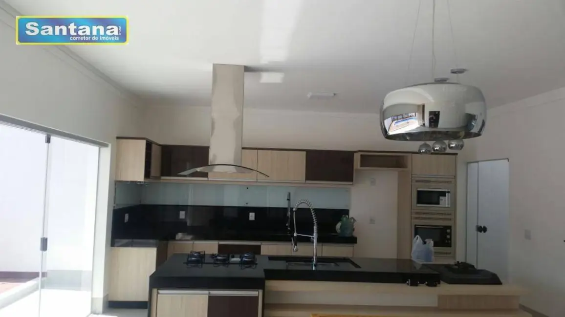 Casa com 3 quartos à venda, 700m2 em Caldas Novas - GO - imagem 7 Foto 7 de Casa com 3 quartos à venda, 700m2 em Caldas Novas - GO