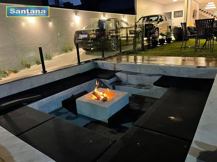 Casa de Condomínio com 3 quartos à venda, 480m2 em Caldas Novas - GO - imagem 2 Foto 2 de Casa de Condomínio com 3 quartos à venda, 480m2 em Caldas Novas - GO