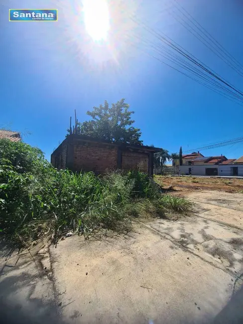 Foto 1 de Terreno / Lote à venda, 360m2 em Caldas Novas - GO