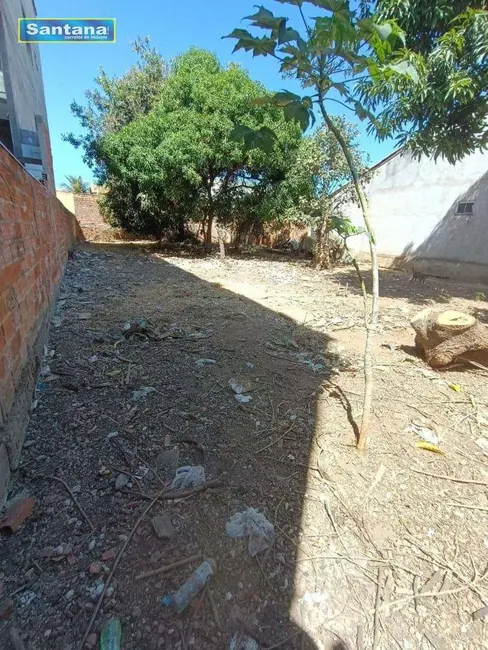 Foto 2 de Terreno / Lote à venda, 360m2 em Caldas Novas - GO