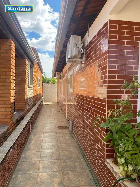 Foto 6 de Casa de Condomínio com 3 quartos à venda, 175m2 em Caldas Novas - GO