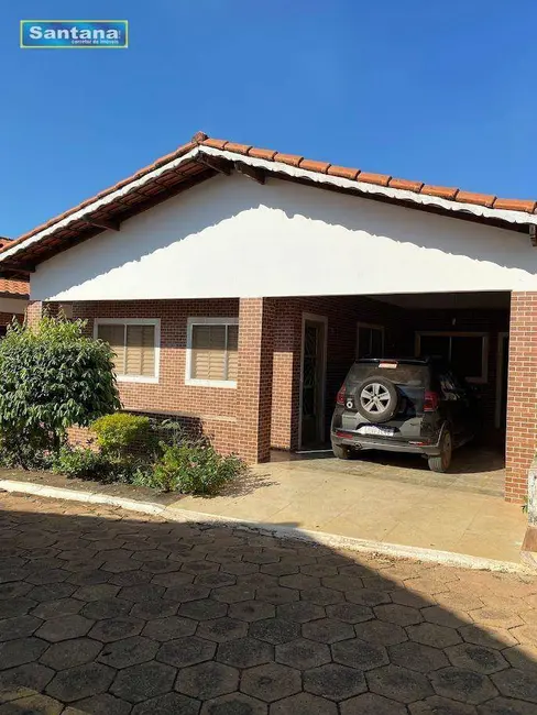 Foto 2 de Casa de Condomínio com 4 quartos à venda, 175m2 em Caldas Novas - GO