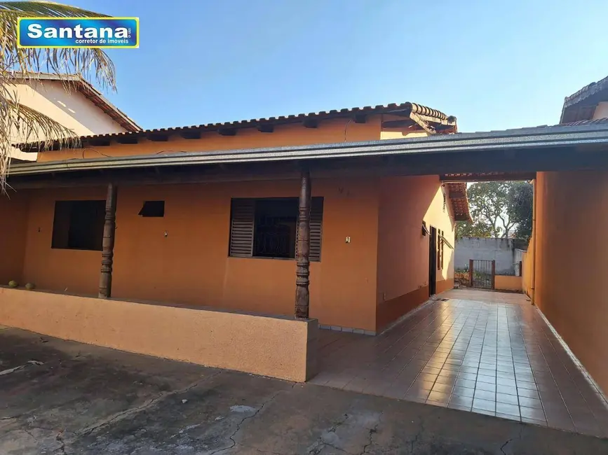 Casa com 3 quartos à venda, 160m2 em Caldas Novas - GO - imagem 1 Foto 1 de Casa com 3 quartos à venda, 160m2 em Caldas Novas - GO