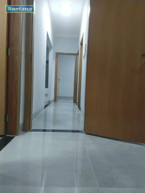 Casa com 3 quartos à venda, 200m2 em Caldas Novas - GO - imagem 4 Foto 4 de Casa com 3 quartos à venda, 200m2 em Caldas Novas - GO