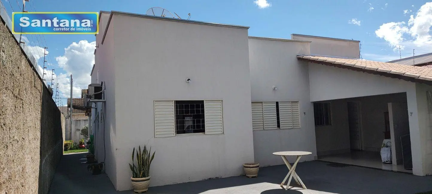 Foto 2 de Casa com 3 quartos à venda, 360m2 em Caldas Novas - GO