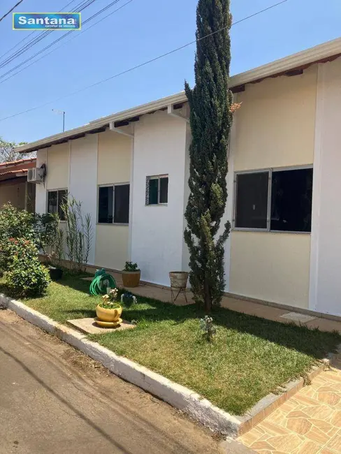Casa de Condomínio com 4 quartos à venda, 225m2 em Caldas Novas - GO - imagem 2 Foto 2 de Casa de Condomínio com 4 quartos à venda, 225m2 em Caldas Novas - GO