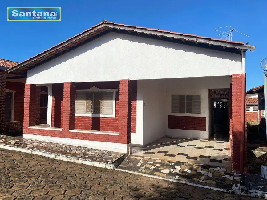 Foto 2 de Casa de Condomínio com 3 quartos à venda, 175m2 em Caldas Novas - GO