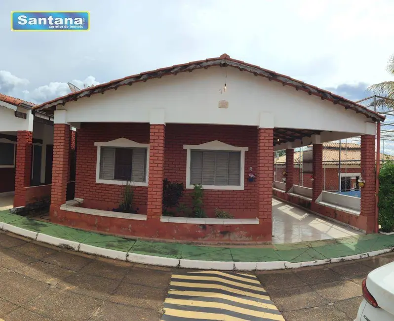 Foto 2 de Casa de Condomínio com 3 quartos à venda, 175m2 em Caldas Novas - GO