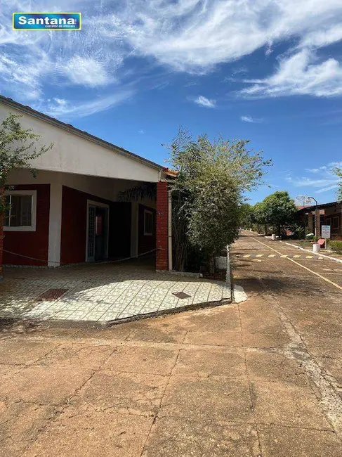 Casa de Condomínio com 2 quartos à venda, 175m2 em Caldas Novas - GO - imagem 2 Foto 2 de Casa de Condomínio com 2 quartos à venda, 175m2 em Caldas Novas - GO