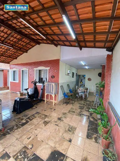 Casa de Condomínio com 3 quartos à venda, 175m2 em Caldas Novas - GO - imagem 2 Foto 2 de Casa de Condomínio com 3 quartos à venda, 175m2 em Caldas Novas - GO