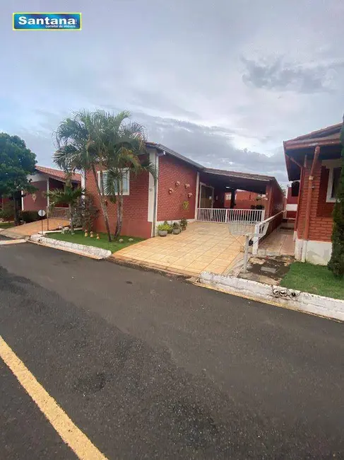 Foto 1 de Casa de Condomínio com 2 quartos à venda, 175m2 em Caldas Novas - GO