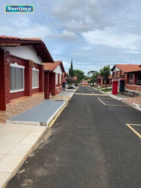 Casa de Condomínio com 3 quartos à venda, 175m2 em Caldas Novas - GO - imagem 2 Foto 2 de Casa de Condomínio com 3 quartos à venda, 175m2 em Caldas Novas - GO