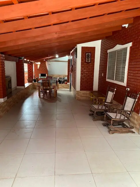 Foto 5 de Casa de Condomínio com 3 quartos à venda, 175m2 em Caldas Novas - GO