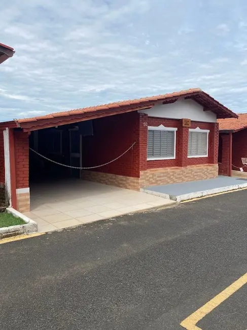 Foto 1 de Casa de Condomínio com 3 quartos à venda, 175m2 em Caldas Novas - GO