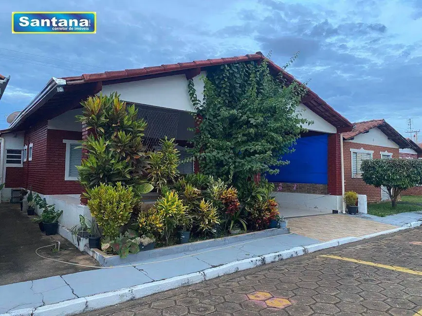 Foto 2 de Casa de Condomínio com 3 quartos à venda, 175m2 em Caldas Novas - GO