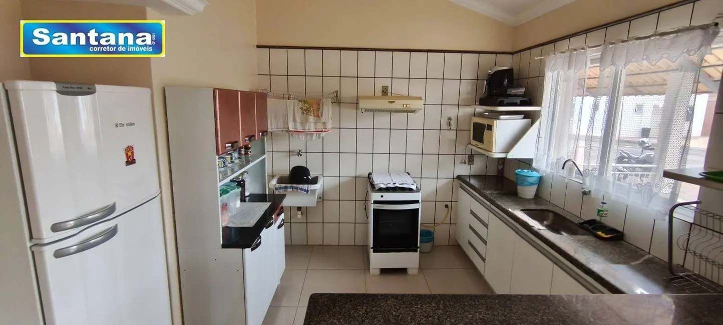 Foto 4 de Apartamento com 2 quartos à venda, 70m2 em Caldas Novas - GO