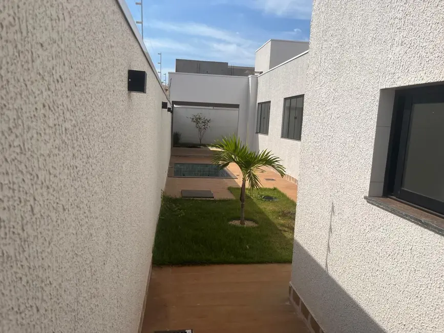 Foto 2 de Casa com 3 quartos à venda, 300m2 em Caldas Novas - GO