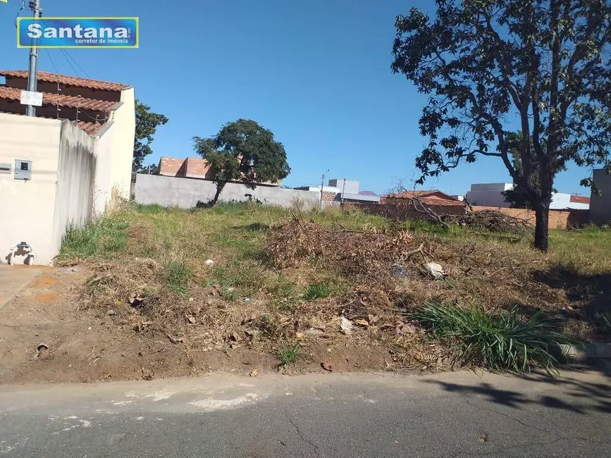 Foto 2 de Terreno / Lote à venda, 420m2 em Caldas Novas - GO