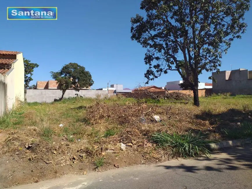 Foto 1 de Terreno / Lote à venda, 420m2 em Caldas Novas - GO