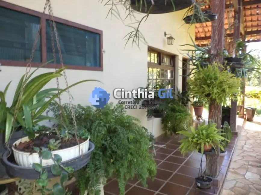 Casa com 4 quartos à venda, 400m2 em Aguas De Lindoia - SP - imagem 3 Foto 3 de Casa com 4 quartos à venda, 400m2 em Aguas De Lindoia - SP