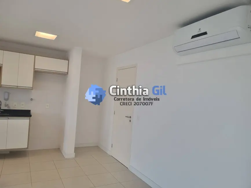 Foto 5 de Apartamento com 2 quartos para alugar, 80m2 em Gonzaga, Santos - SP