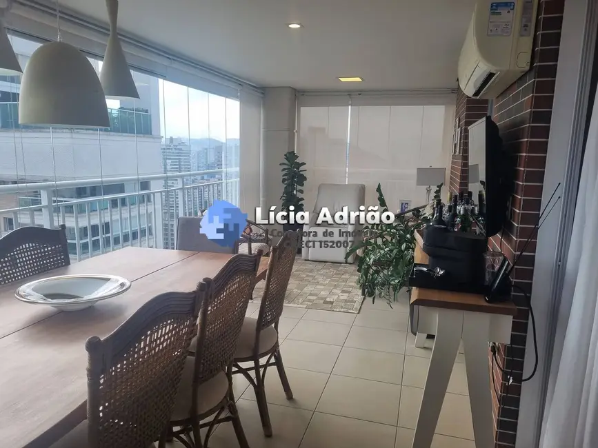 Apartamento com 3 quartos para alugar, 148m2 em Santos - SP - imagem 9 Foto 9 de Apartamento com 3 quartos para alugar, 148m2 em Santos - SP