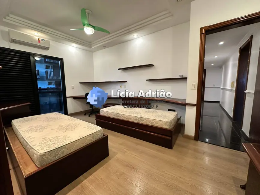 Apartamento com 3 quartos à venda e para alugar, 252m2 em Gonzaga, Santos - SP - imagem 6 Foto 6 de Apartamento com 3 quartos à venda e para alugar, 252m2 em Gonzaga, Santos - SP