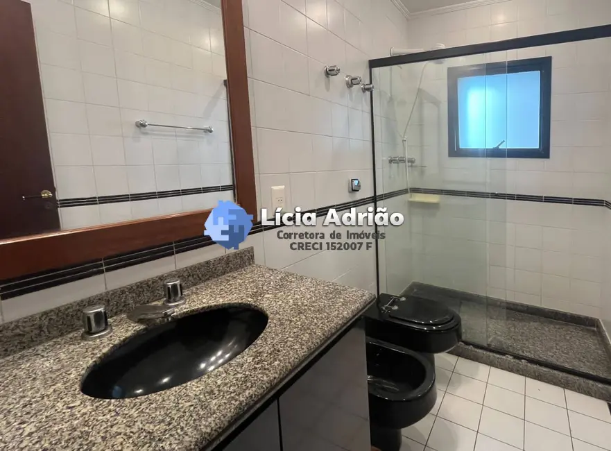 Apartamento com 3 quartos à venda e para alugar, 252m2 em Gonzaga, Santos - SP - imagem 4 Foto 4 de Apartamento com 3 quartos à venda e para alugar, 252m2 em Gonzaga, Santos - SP