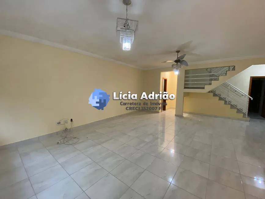 Apartamento com 4 quartos para alugar, 264m2 em Gonzaga, Santos - SP - imagem 1 Foto 1 de Apartamento com 4 quartos para alugar, 264m2 em Gonzaga, Santos - SP