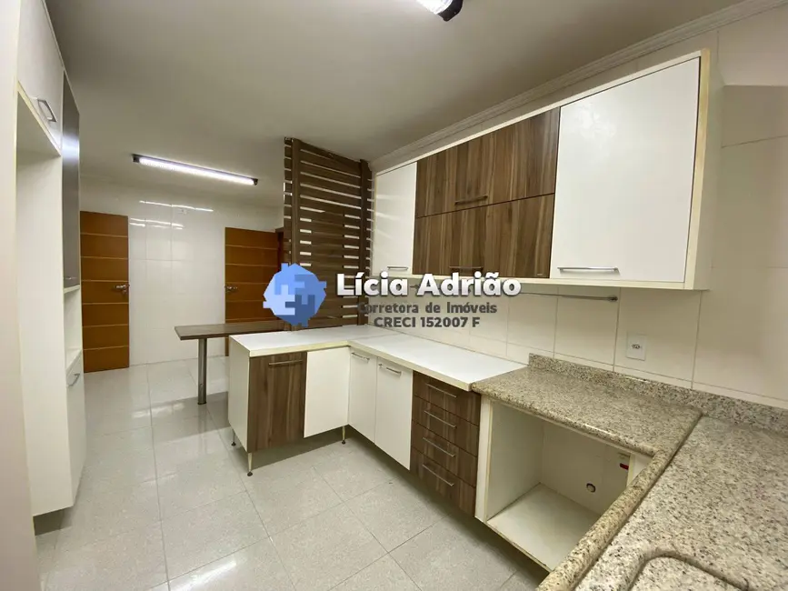 Apartamento com 4 quartos para alugar, 264m2 em Gonzaga, Santos - SP - imagem 6 Foto 6 de Apartamento com 4 quartos para alugar, 264m2 em Gonzaga, Santos - SP