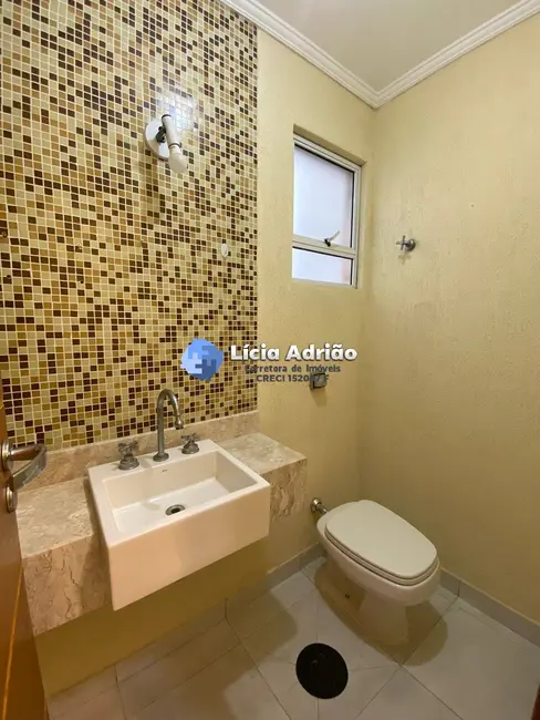 Apartamento com 4 quartos para alugar, 264m2 em Gonzaga, Santos - SP - imagem 9 Foto 9 de Apartamento com 4 quartos para alugar, 264m2 em Gonzaga, Santos - SP