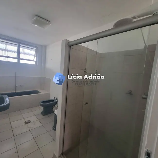 Apartamento com 3 quartos para alugar, 191m2 em Gonzaga, Santos - SP - imagem 9 Foto 9 de Apartamento com 3 quartos para alugar, 191m2 em Gonzaga, Santos - SP