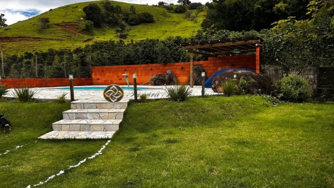 Chácara com 2 quartos à venda, 150m2 em Bueno Brandao - MG - imagem 5 Foto 5 de Chácara com 2 quartos à venda, 150m2 em Bueno Brandao - MG