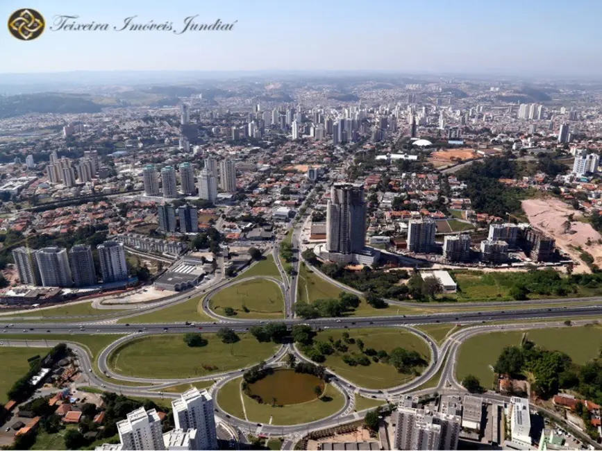 Foto 2 de Terreno / Lote à venda, 700m2 em Jundiai - SP