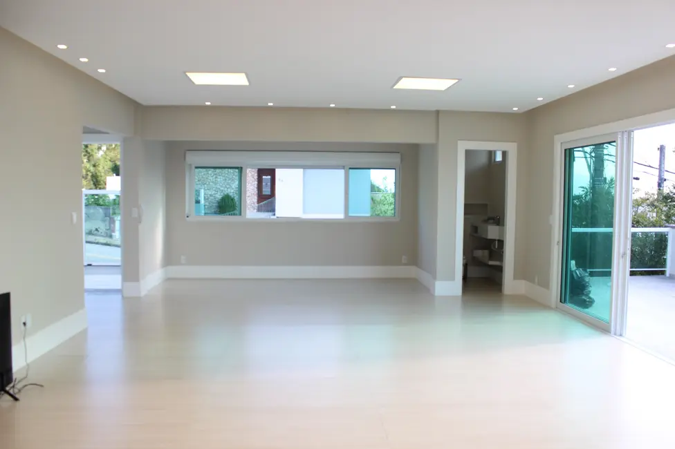 Casa com 4 quartos à venda, 300m2 em Centro, Florianopolis - SC - imagem 8 Foto 8 de Casa com 4 quartos à venda, 300m2 em Centro, Florianopolis - SC