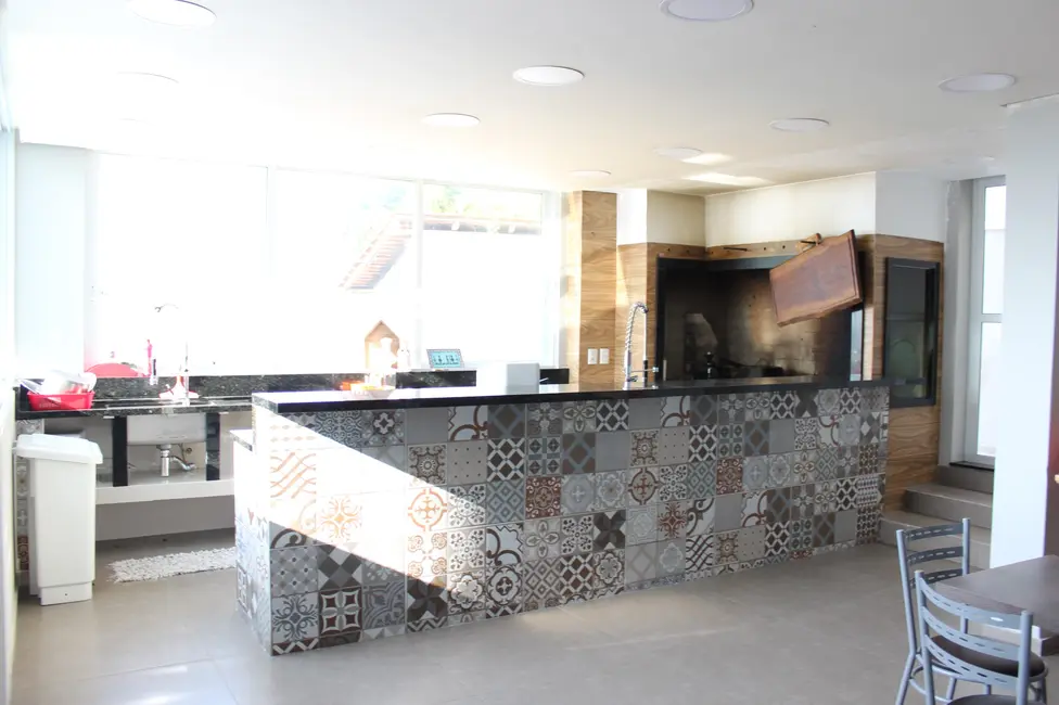 Casa com 4 quartos à venda, 300m2 em Centro, Florianopolis - SC - imagem 5 Foto 5 de Casa com 4 quartos à venda, 300m2 em Centro, Florianopolis - SC