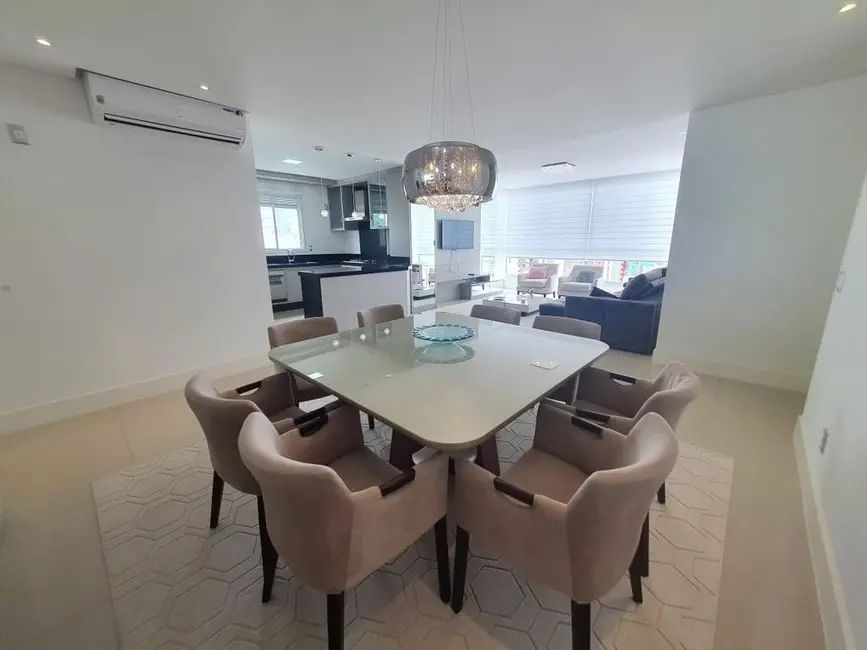 Apartamento com 3 quartos à venda, 128m2 em Centro, Balneario Camboriu - SC - imagem 3 Foto 3 de Apartamento com 3 quartos à venda, 128m2 em Centro, Balneario Camboriu - SC