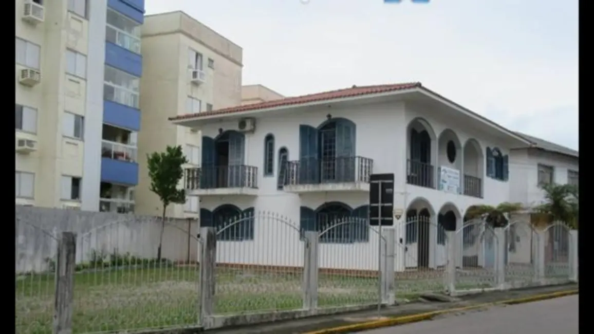 Foto 1 de Casa com 4 quartos à venda, 241m2 em Capoeiras, Florianopolis - SC