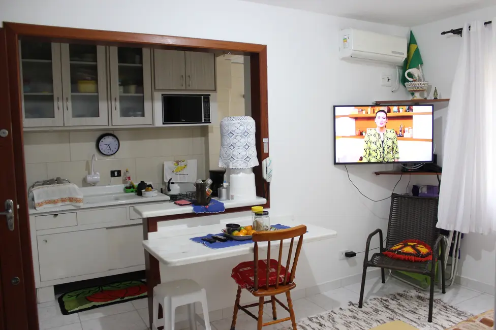 Apartamento com 2 quartos à venda, 50m2 em Coqueiros, Florianopolis - SC - imagem 3 Foto 3 de Apartamento com 2 quartos à venda, 50m2 em Coqueiros, Florianopolis - SC