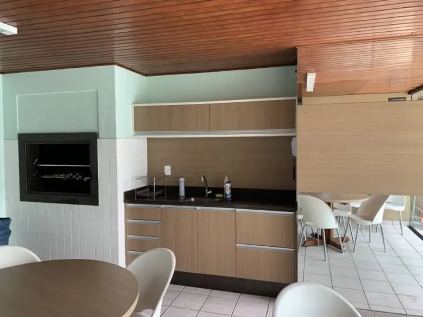 Apartamento com 3 quartos à venda, 92m2 em Centro, Florianopolis - SC - imagem 4 Foto 4 de Apartamento com 3 quartos à venda, 92m2 em Centro, Florianopolis - SC