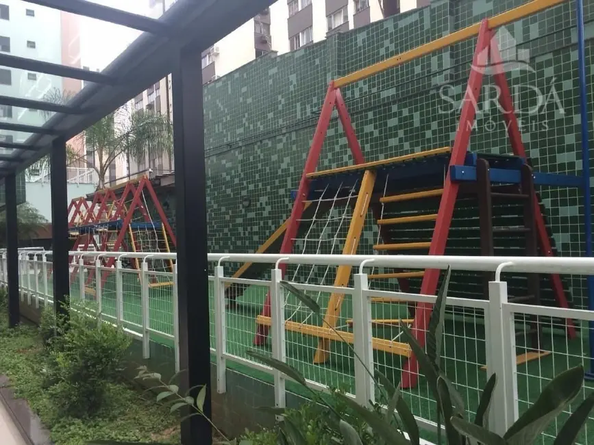 Apartamento com 3 quartos à venda, 92m2 em Centro, Florianopolis - SC - imagem 9 Foto 9 de Apartamento com 3 quartos à venda, 92m2 em Centro, Florianopolis - SC