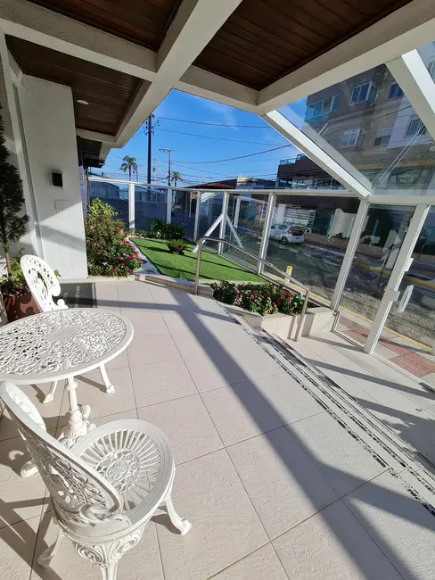 Foto 2 de Apartamento com 3 quartos à venda, 120m2 em Coqueiros, Florianopolis - SC