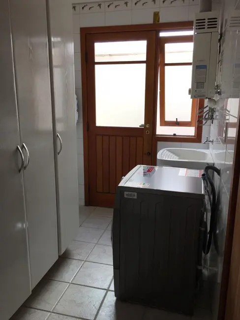 Casa com 4 quartos à venda, 235m2 em João Paulo, Florianopolis - SC - imagem 6 Foto 6 de Casa com 4 quartos à venda, 235m2 em João Paulo, Florianopolis - SC