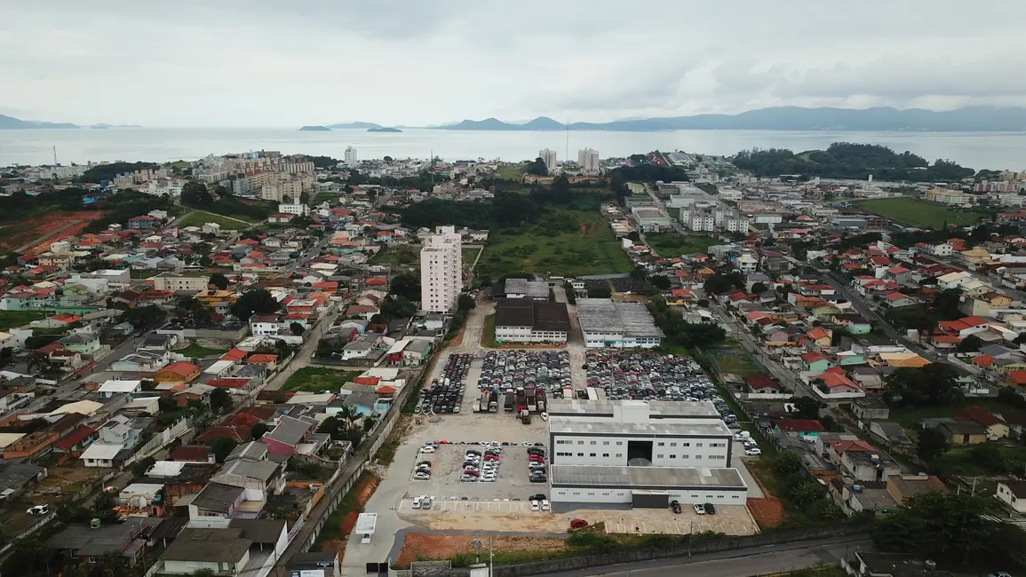 Foto 3 de Terreno / Lote à venda, 2030m2 em Areias, Sao Jose - SC