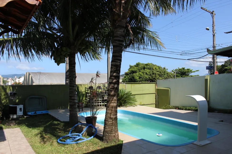 Foto 2 de Casa com 4 quartos à venda, 264m2 em Capoeiras, Florianopolis - SC